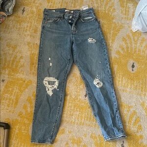 Women’s Levi’s blue jeans